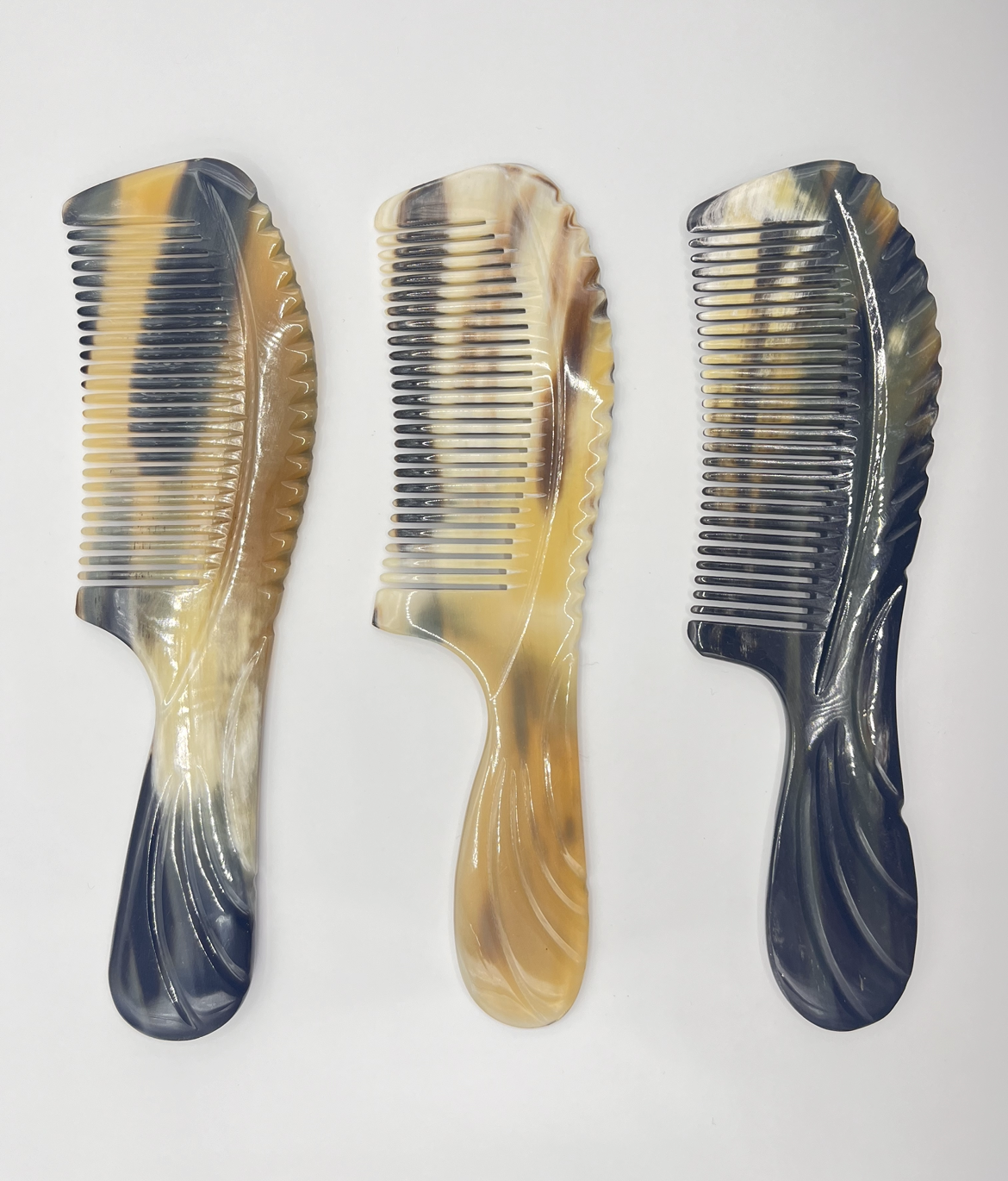 WIDE TOOTHED BUFFALO HORN - FREQUENT TOOTHED CATTLE HORN