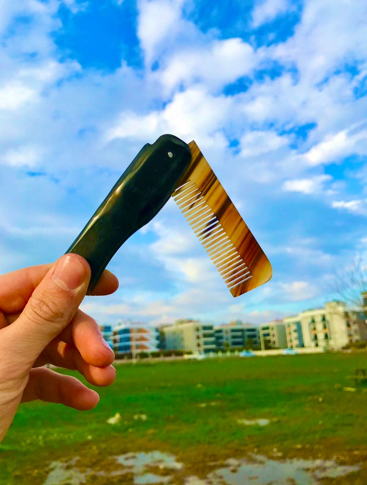 FOLDING MEN'S COMB ( MUSTACHE, BEARD, HAIR )